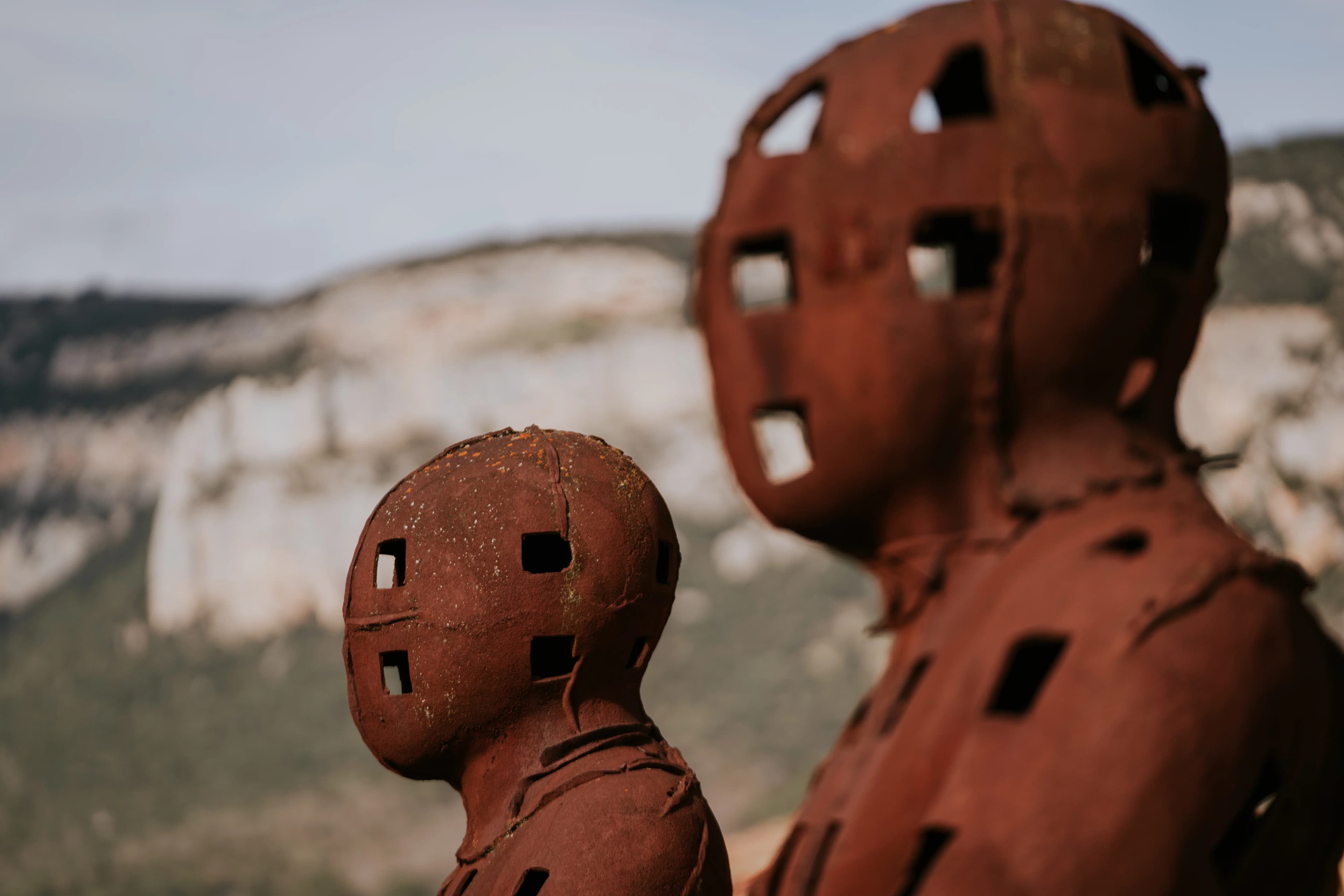 Guardians, by Xavier Mascaró, before the Otazu vineyard
