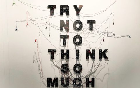 Try not to think so much (2018), de Eugenio Ampudia.